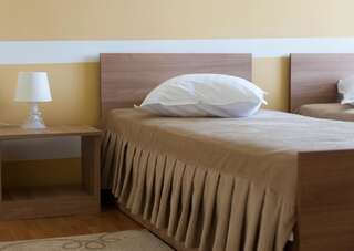Отель Hotel Pandora Sport Фокшани Двухместный номер с 2 отдельными кроватями - Подходит для гостей с ограниченными физическими возможностями-1